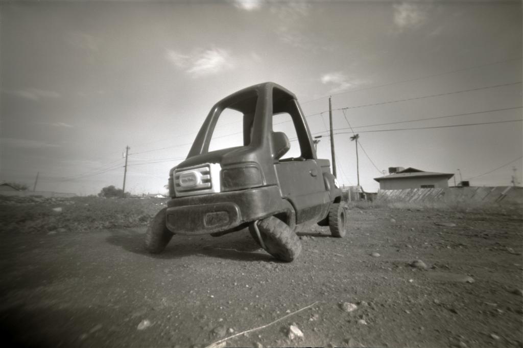 pinhole-120-toy car pinhole-120-toy car